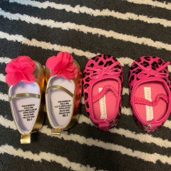 NEW! Laura Ashley: OH so cute pair of baby shoes 0-3 months - Picture 2 of 4